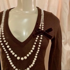Moschino pearl necklace velvet bow brown sweater